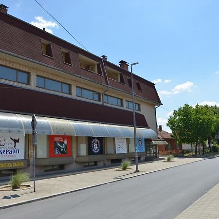 Apartmani Tomic Kladovo Exterior foto